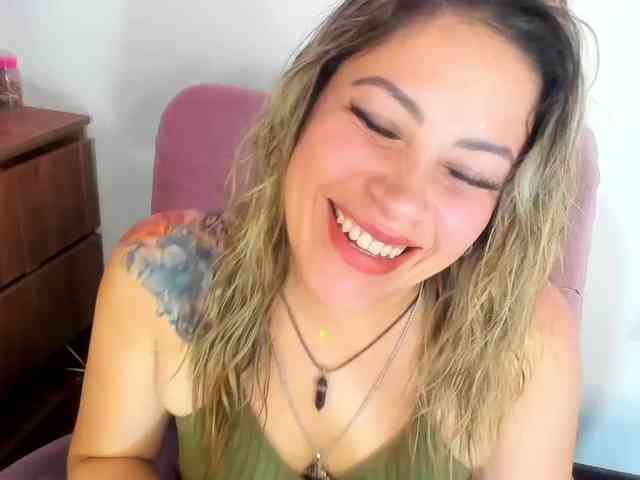 Alexa_lopez webcam