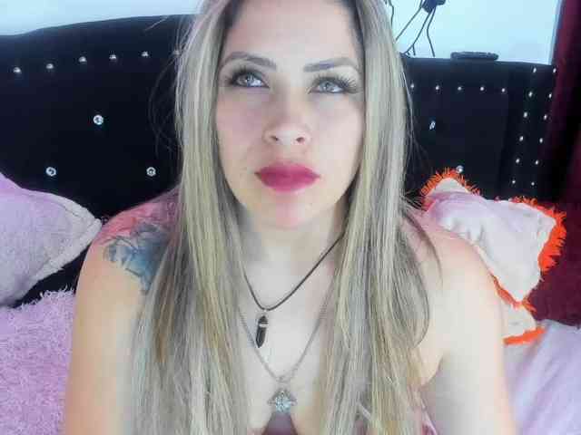 Alexa_lopez webcam