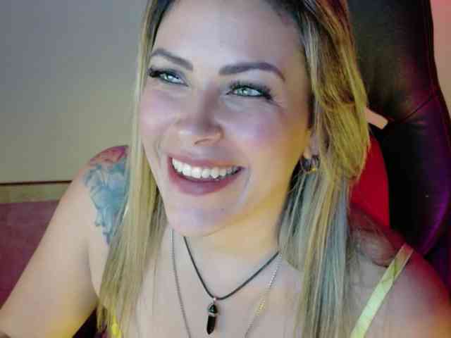 Alexa_lopez webcam