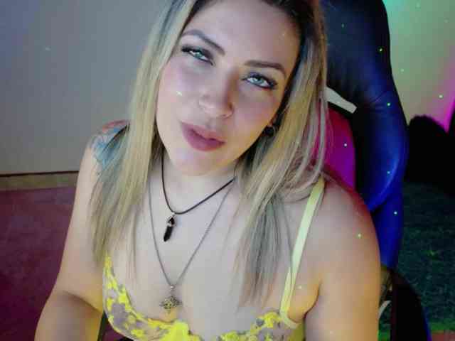 Alexa_lopez webcam