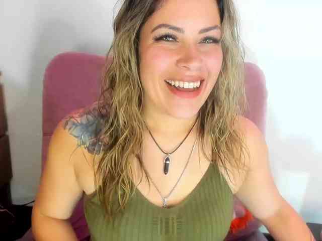 Alexa_lopez webcam