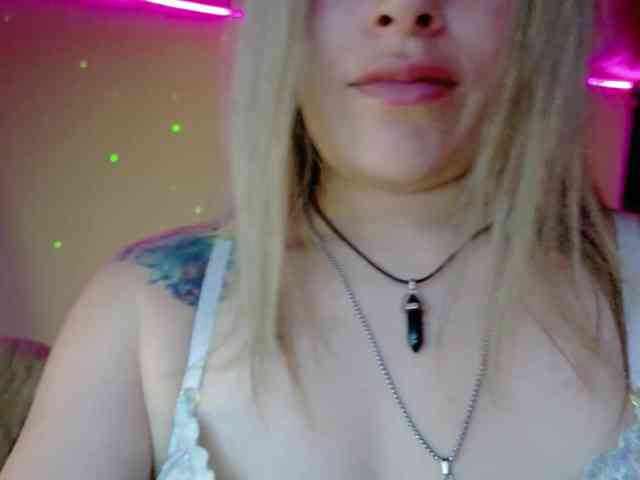 Alexa_lopez webcam