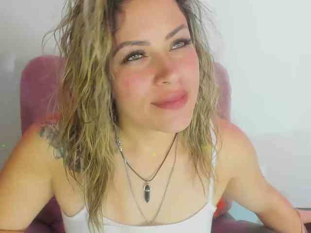 Alexa_lopez webcam