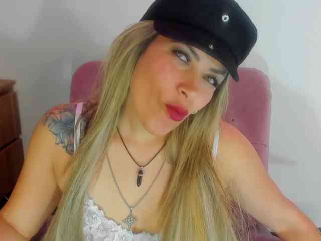 Alexa_lopez webcam