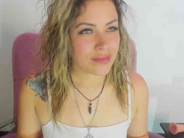 Alexa_lopez webcam