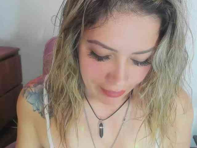 Alexa_lopez webcam