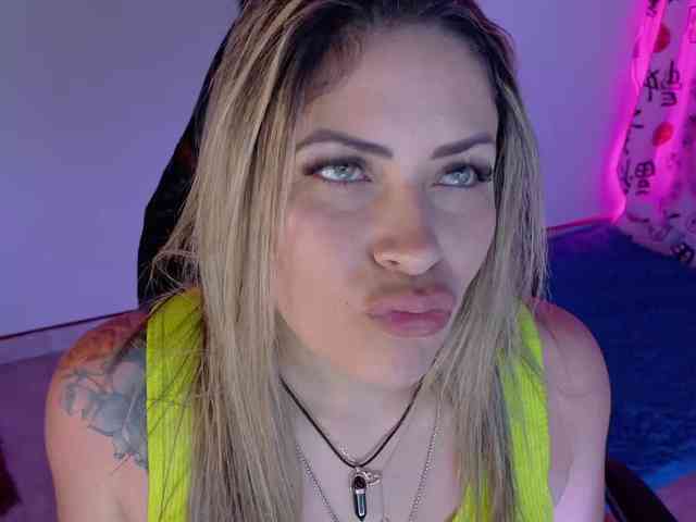 Alexa_lopez webcam