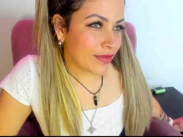 Alexa_lopez webcam