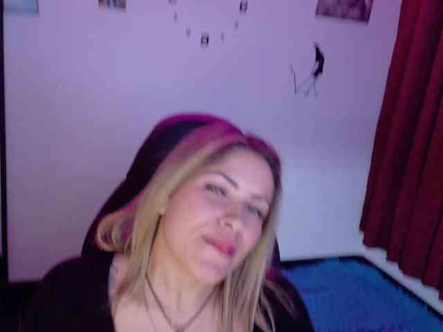 Alexa_lopez webcam
