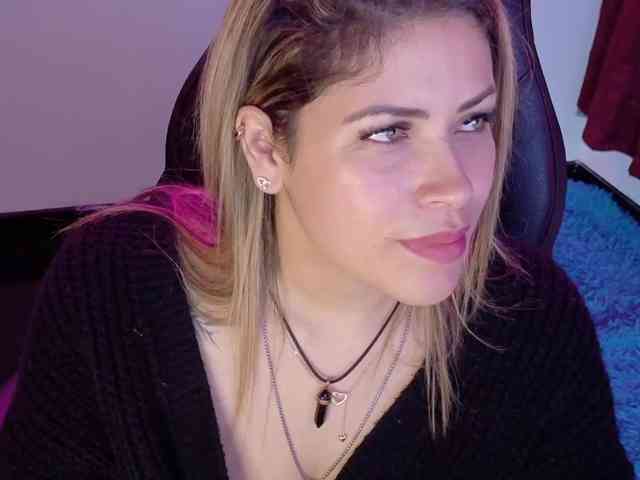 Alexa_lopez webcam