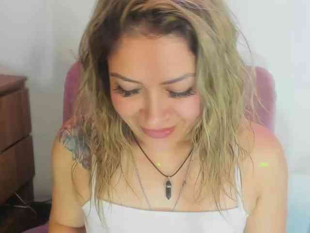 Alexa_lopez webcam
