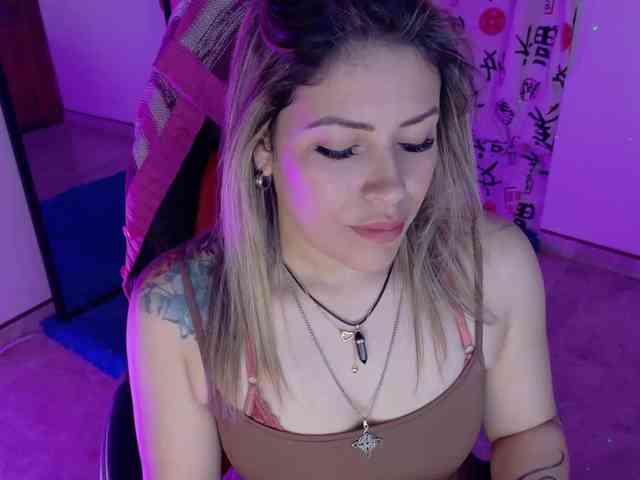 Alexa_lopez webcam