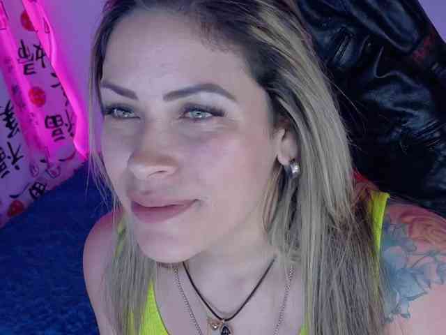 Ivypoison10 Live Webcam on BongaCams