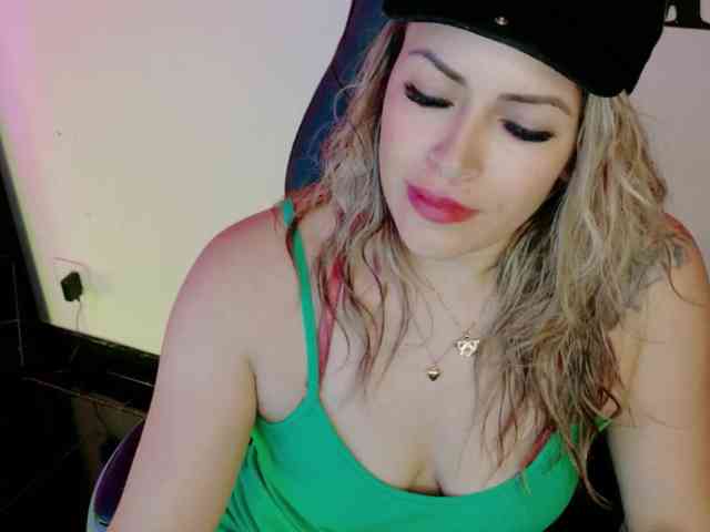 Alexa_lopez webcam