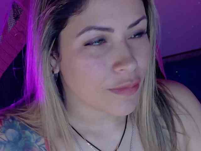 Alexa_lopez webcam