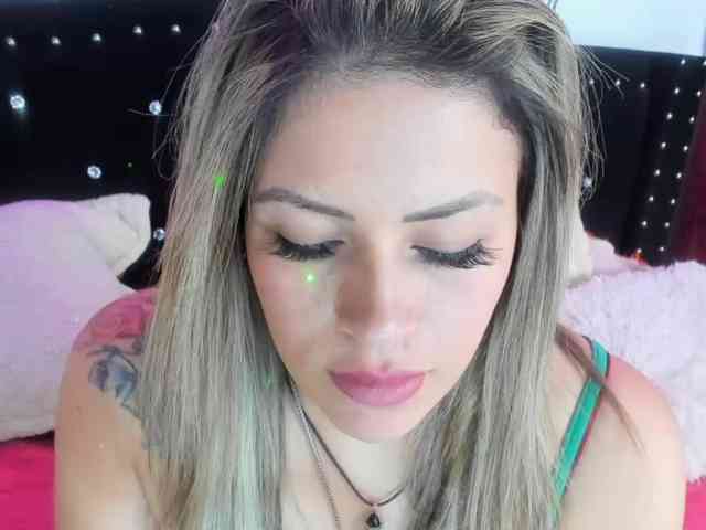 Alexa_lopez webcam