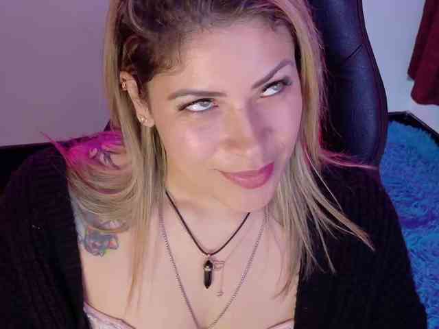 Alexa_lopez webcam