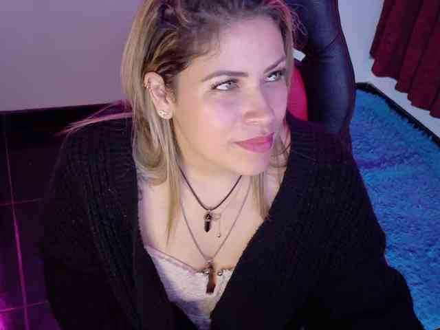 Alexa_lopez webcam