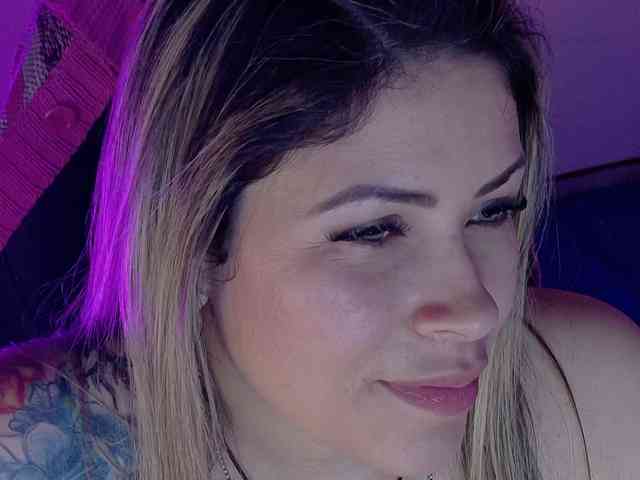 Alexa_lopez webcam