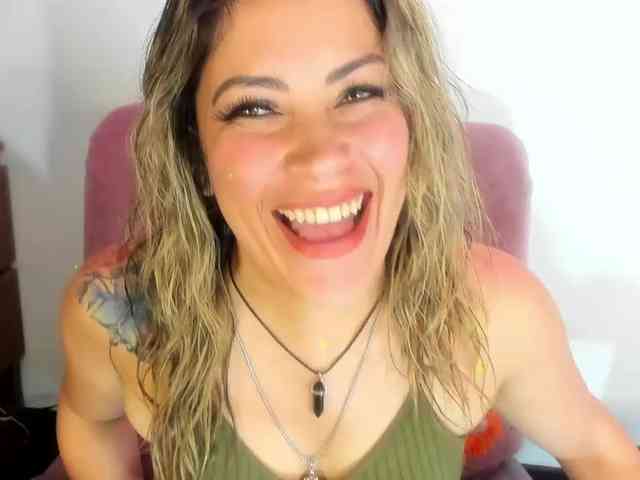 Alexa_lopez webcam