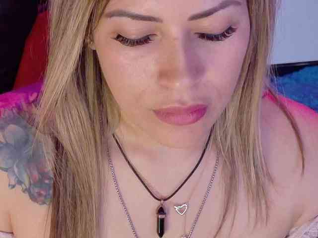 Alexa_lopez webcam
