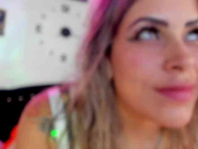 Alexa_lopez webcam