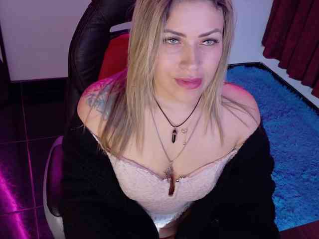 Alexa_lopez webcam