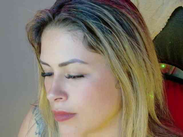 Alexa_lopez webcam