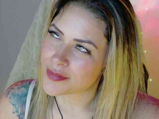 Alexa_lopez webcam