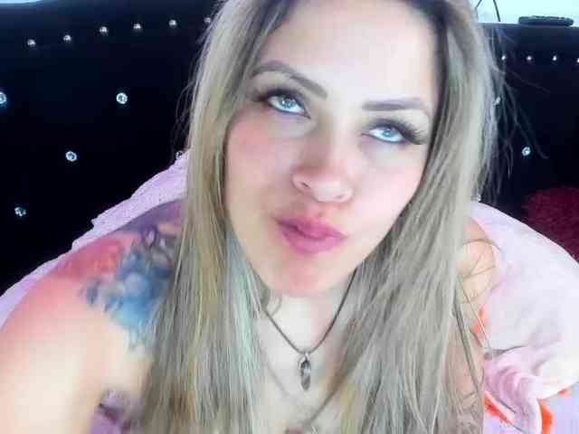 Alexa_lopez webcam