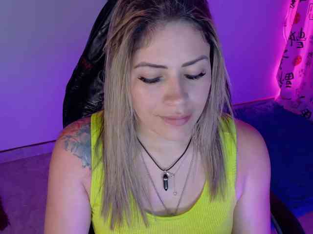 Alexa_lopez webcam