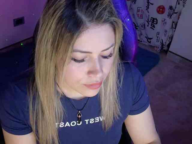 Alexa_lopez webcam