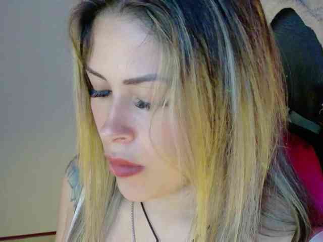 Alexa_lopez webcam