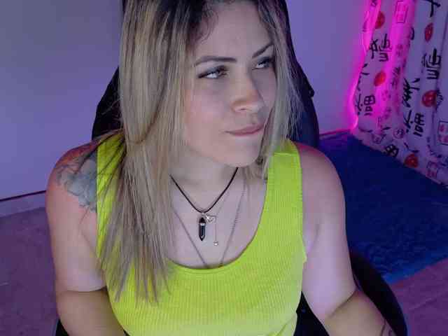Alexa_lopez webcam