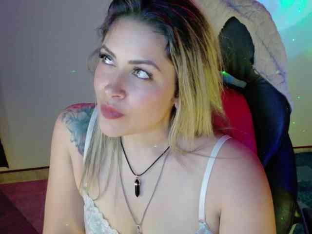 Alexa_lopez webcam