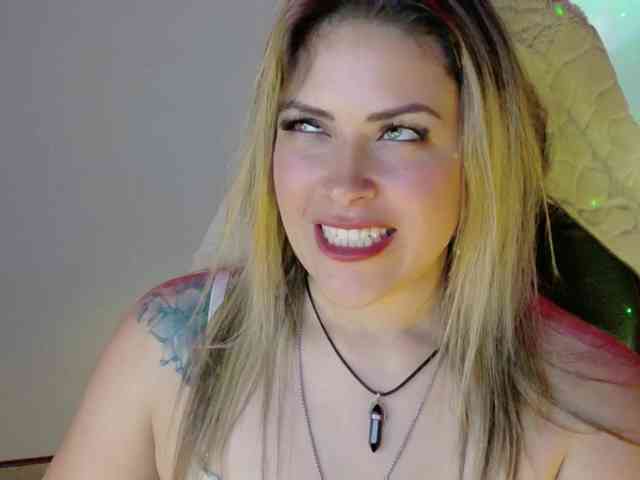 Alexa_lopez webcam
