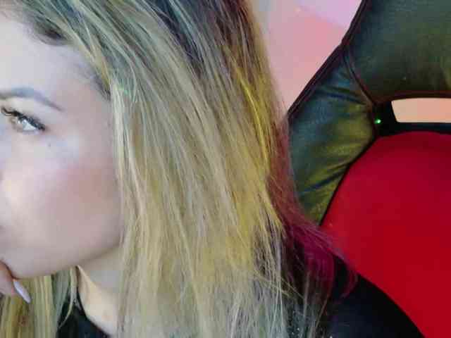 Alexa_lopez webcam