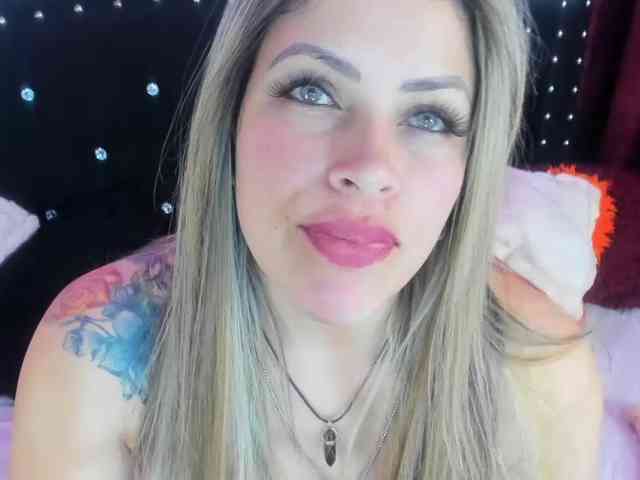 Alexa_lopez webcam