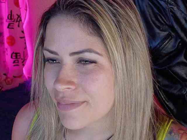 Alexa_lopez webcam