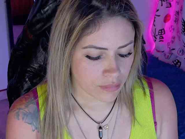 Alexa_lopez webcam