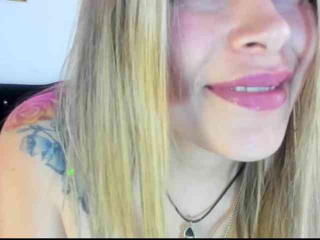 Alexa_lopez webcam