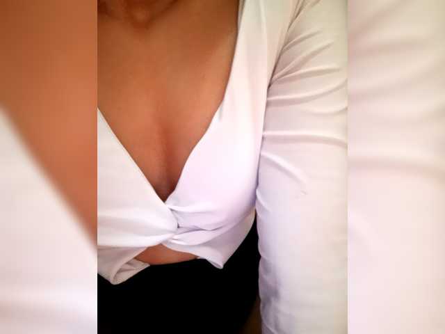 SweetKittyx22 webcam bongacams model stream image