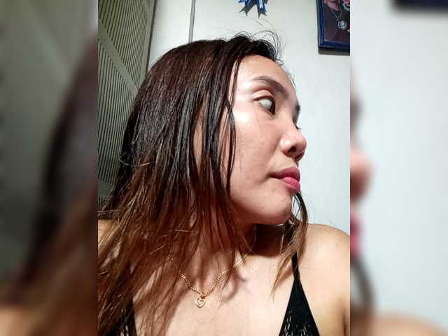 SweetKittyx22 webcam bongacams model stream image