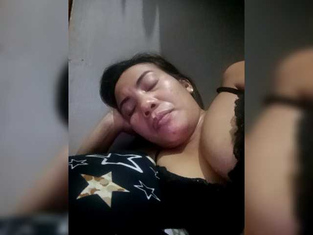 SweetKittyx22 webcam bongacams model stream image