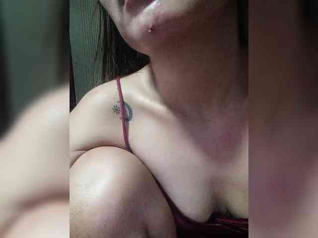 SweetKittyx22 webcam