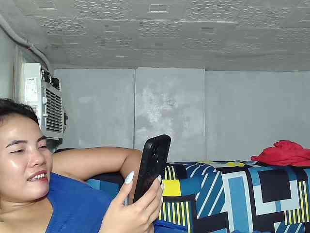 SweetKittyx22 webcam