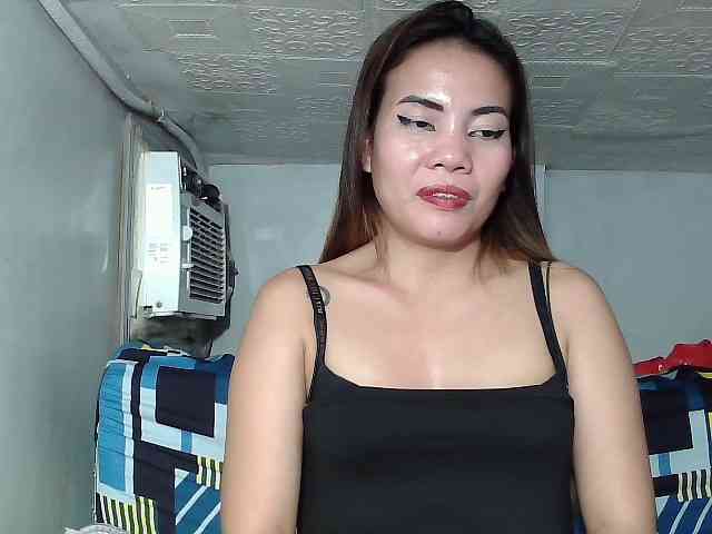 SweetKittyx22 webcam