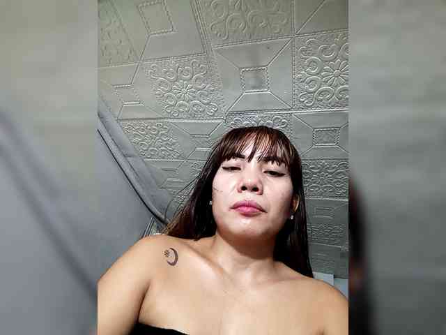 SweetKittyx22 webcam