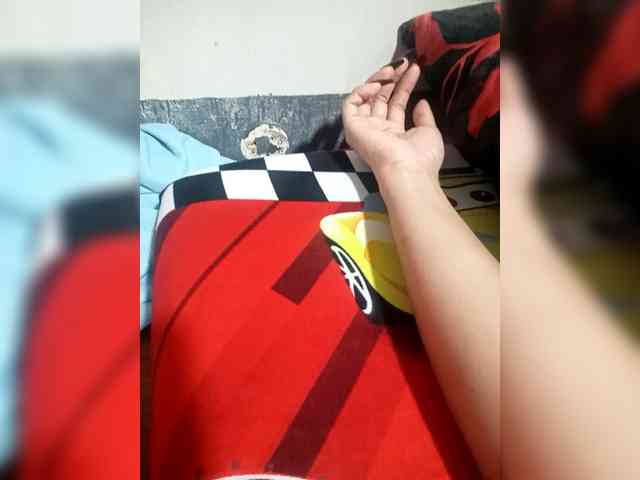 SweetKittyx22 webcam