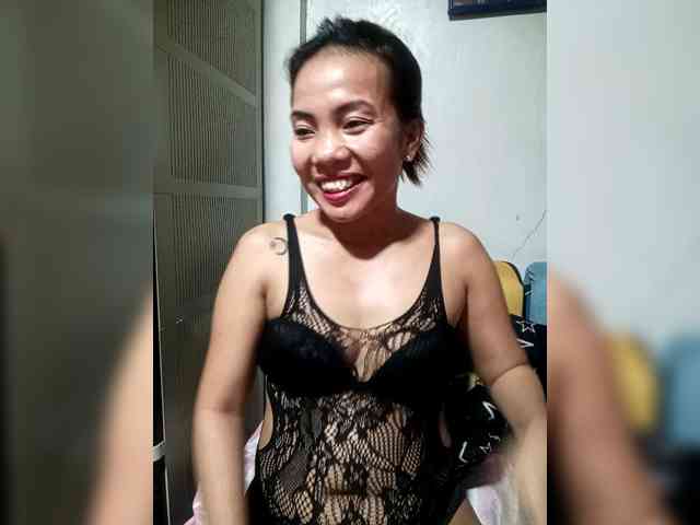 SweetKittyx22 webcam